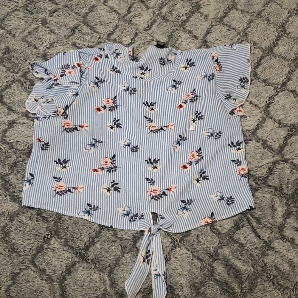 Blue floral crop top
